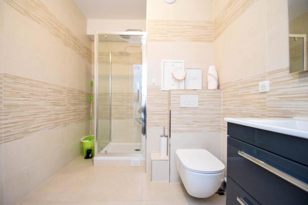Studio Neuf Paris La Defense Metro 15 Rueil - Suresnes - Mont Valerien Exterior photo
