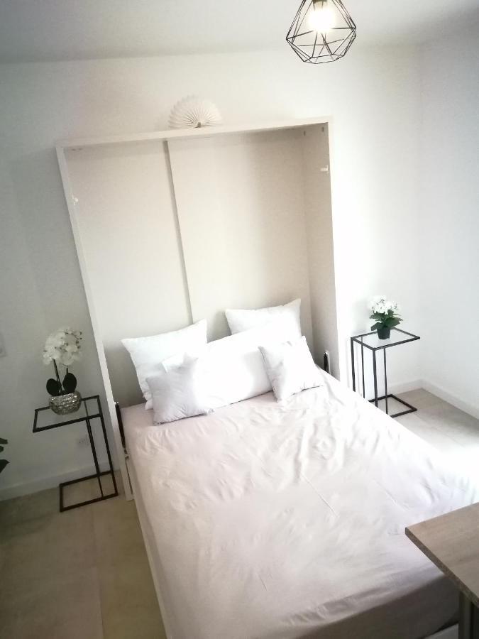 Studio Neuf Paris La Defense Metro 15 Rueil - Suresnes - Mont Valerien Exterior photo