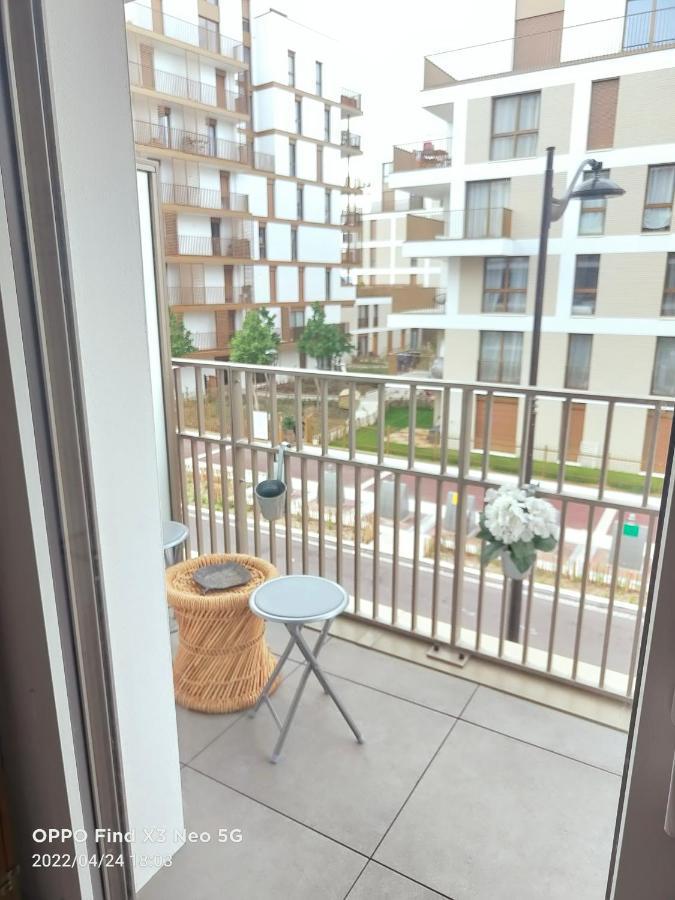 Studio Neuf Paris La Defense Metro 15 Rueil - Suresnes - Mont Valerien Exterior photo