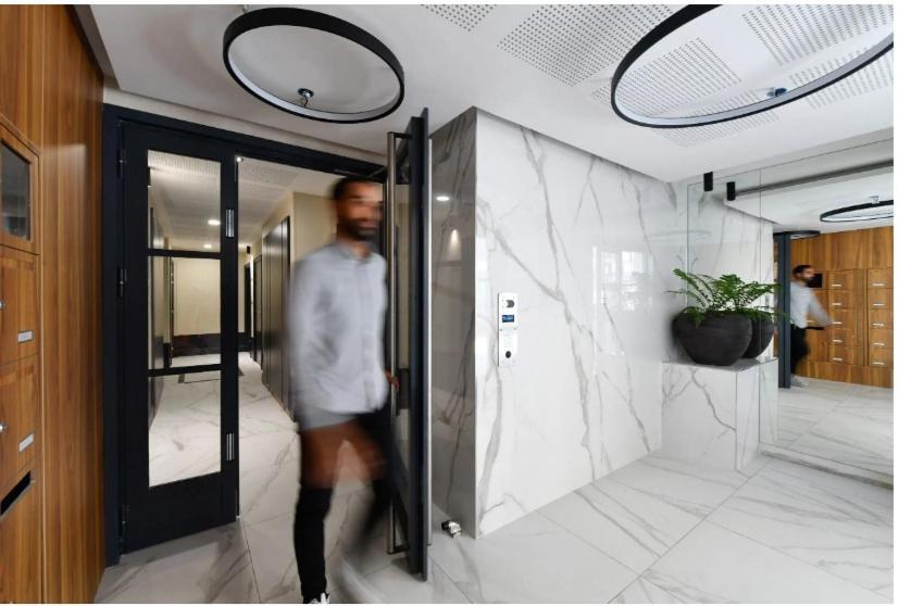 Studio Neuf Paris La Defense Metro 15 Rueil - Suresnes - Mont Valerien Exterior photo